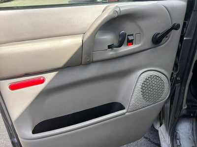 2005 GMC Safari Base