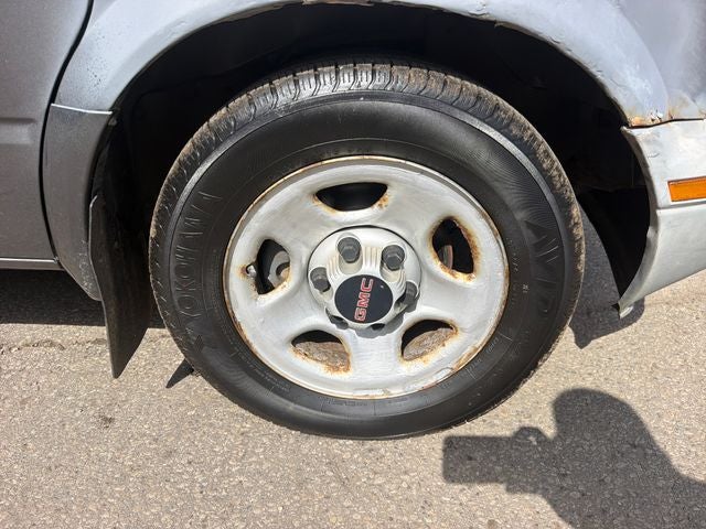 2005 GMC Safari Base