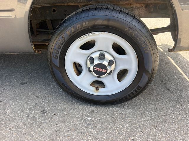 2005 GMC Safari Base