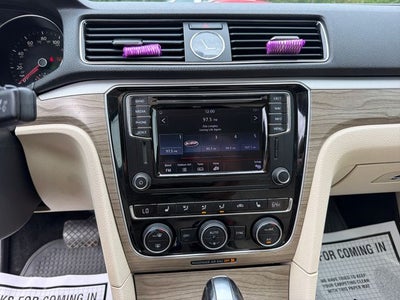 2017 Volkswagen Passat 1.8T SE w/Technology