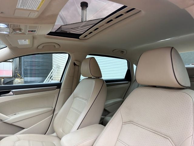 2017 Volkswagen Passat 1.8T SE w/Technology