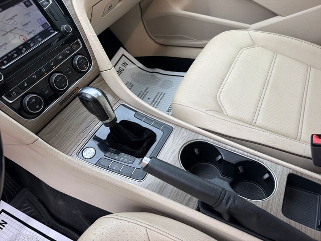2017 Volkswagen Passat 1.8T SE w/Technology