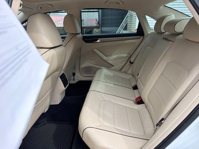 2017 Volkswagen Passat 1.8T SE w/Technology