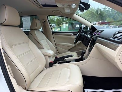 2017 Volkswagen Passat 1.8T SE w/Technology