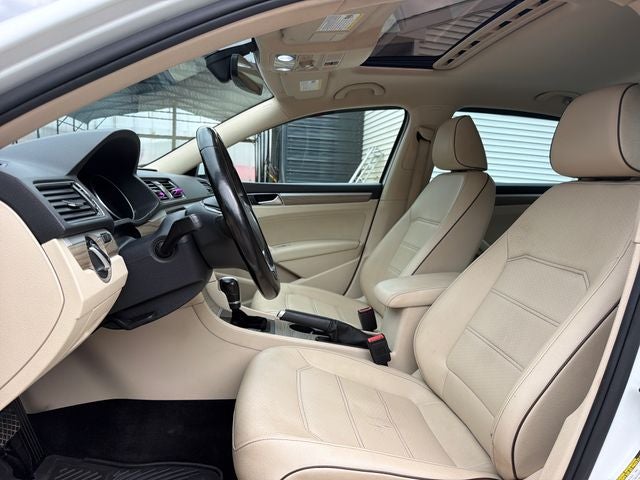 2017 Volkswagen Passat 1.8T SE w/Technology