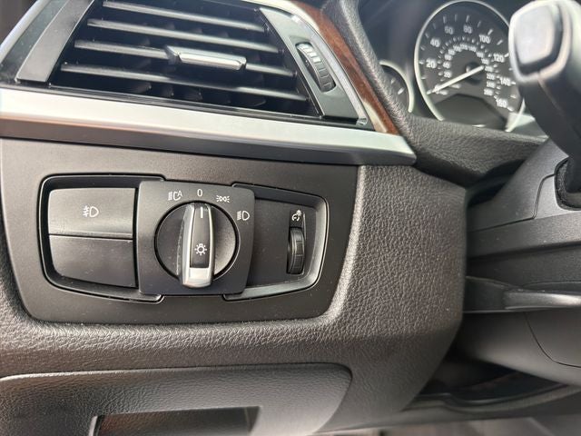 2015 BMW 3 Series 320i xDrive