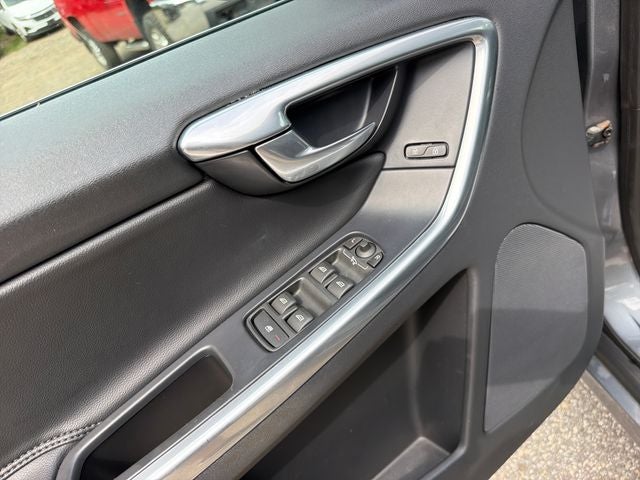 2016 Volvo XC60 T5 Premier